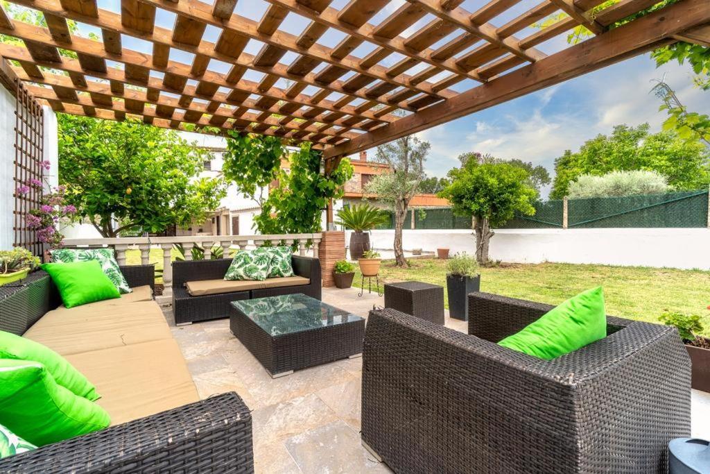 Newly Renovated Large Villa With Garden Кастельон-де-Ампуриас Экстерьер фото